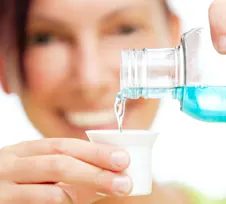 Quel est le meilleur bain de bouche pour les problèmes de récession gingivale ? article link