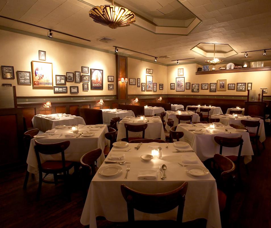 Dining-Room-copy_33CADE1A-15CB-4523-8C3BE0CB8A5F56D5_3dbf229e-22ba-46d6-b8c8e83ab41149aa