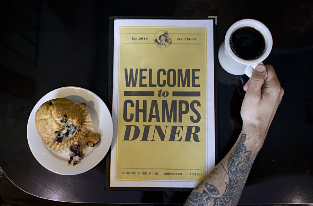 _champs-diner-joshua-robinson-01