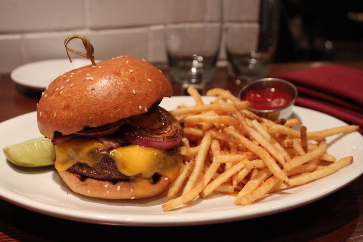 grill_house_burger_-_ee_grill_house