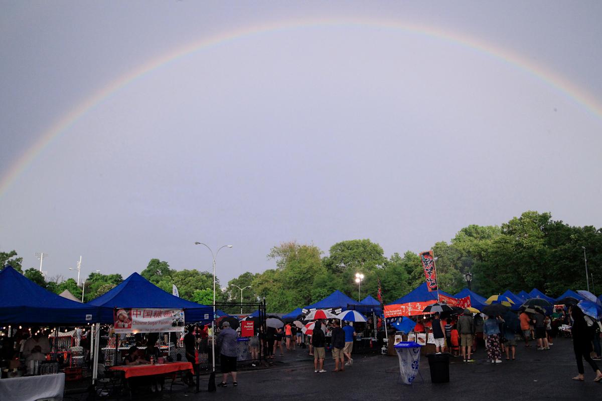 queens night, market, exterior