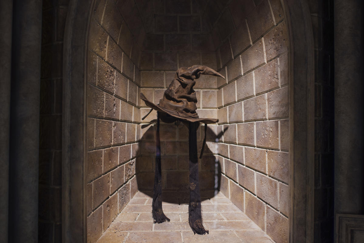The-Harry-Potter-Exhibiton-Manhattan-NYC-Photo-Courtesy-The-Harry-Potter-Exhibiton-2.jpg