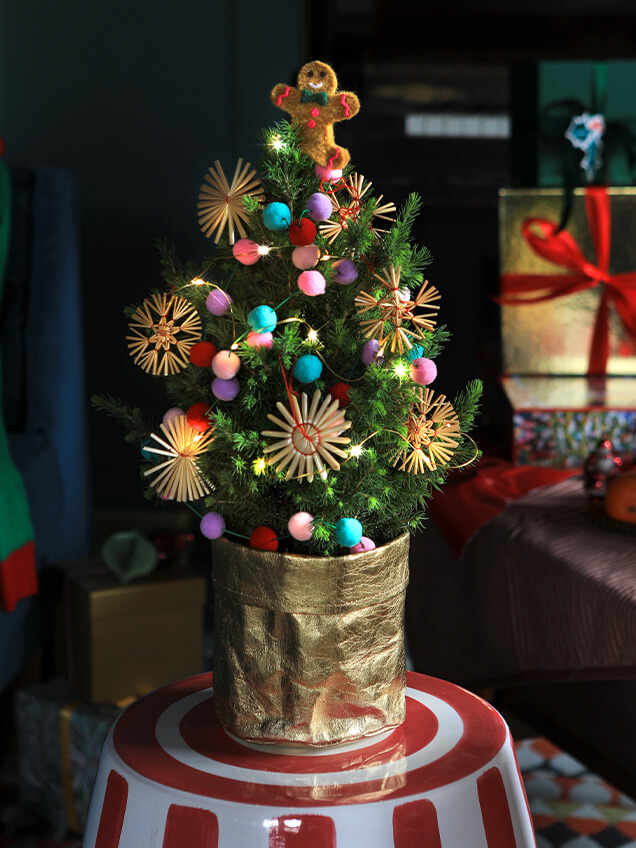Ein schön geschmückter Mini-Weihnachtsbaum