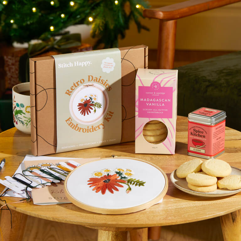 Bloom & wild Embroidery kit