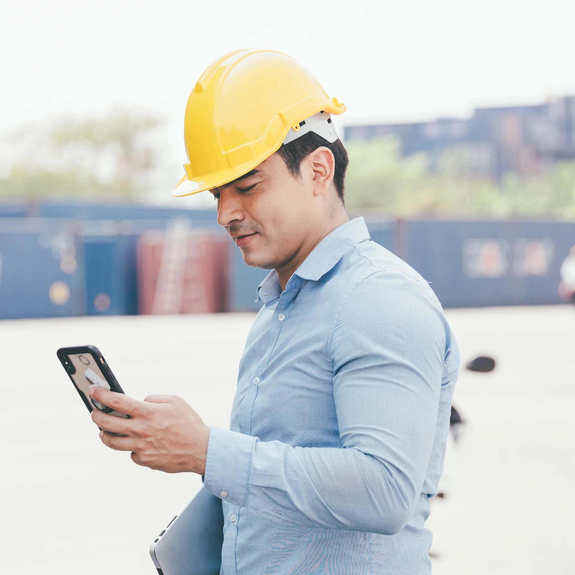 Labor man construction on phone