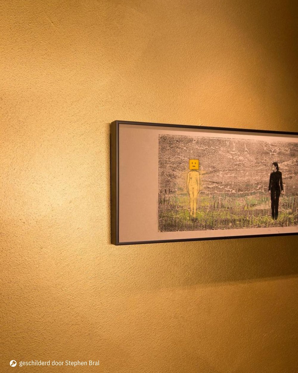 Muur in Metallic Chic geschilderd door Stephen Bral met kunstwerk in MT 46 original gold