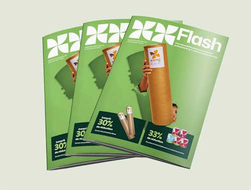 Trois numéros d'un magazine intitulé « BOSSFlash », dont la couverture représente deux mains en train de percer un mur de papier, chacune tenant un tube de colle. La couverture annonce des réductions de 33 % et 25 % sur les produits adhésifs.