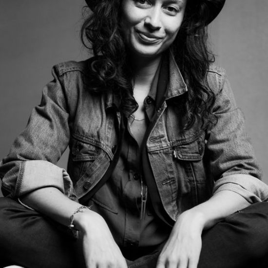 Let It Out | Headshot of herbalist Rachelle Robinett