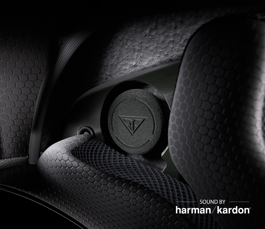 Premium 40mm Harman Kardon speaker drivers housed in a newly designed comfort fit cavity. Spacers included for personalised audio experience
