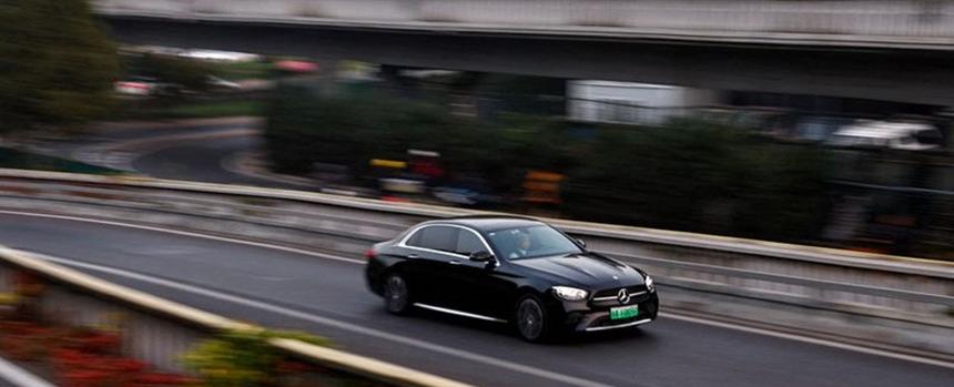 Xu hướng chuyển sang xe điện làm giảm tốc độ tăng của nhu cầu xăng ở Trung Quốc và Mỹ