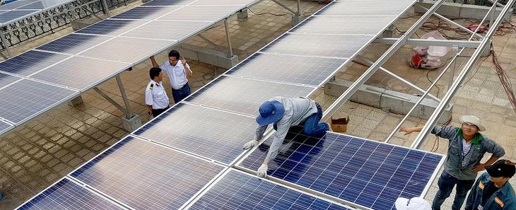 Tại sao chỉ có 2.600MW điện mặt trời mái nhà nối lưới được phát triển với giá 0 đồng?