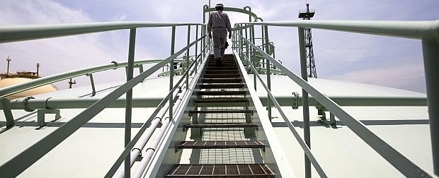 Giá LNG tại châu Á lại tăng lên mức cao mới