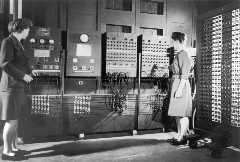 Computer Programing a Brief History- Two women operating ENIAC full resolution-800x541