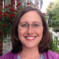 Jennifer Welch Headshot