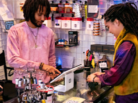 Shop the setup - Photodom - play videos