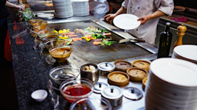 Example of restaurant efficiency in a kitchen