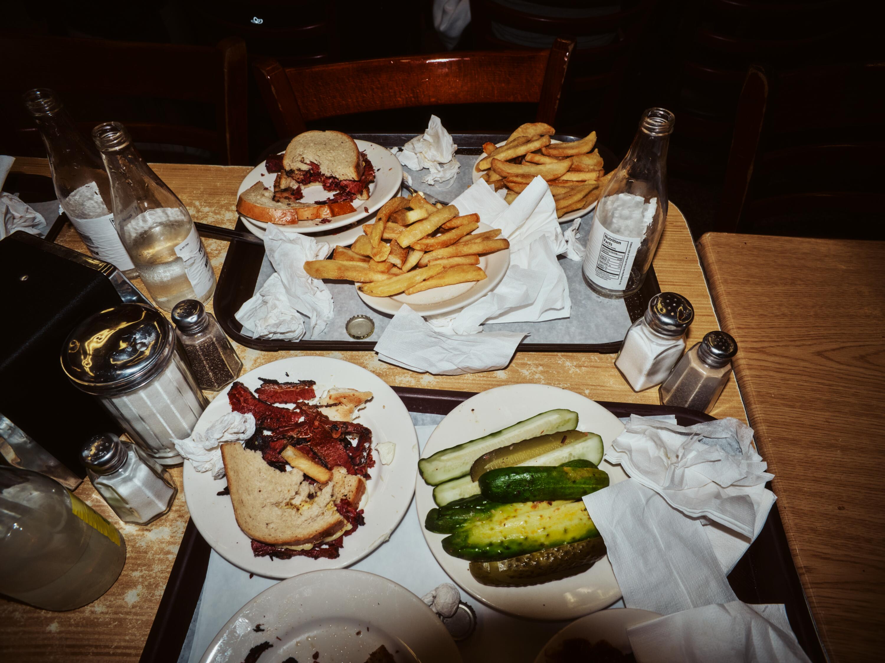 1453E 1451 KatzDeli 0653 DP 01 SIMP