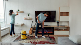 2 entrepreneurs starting a cleaning business