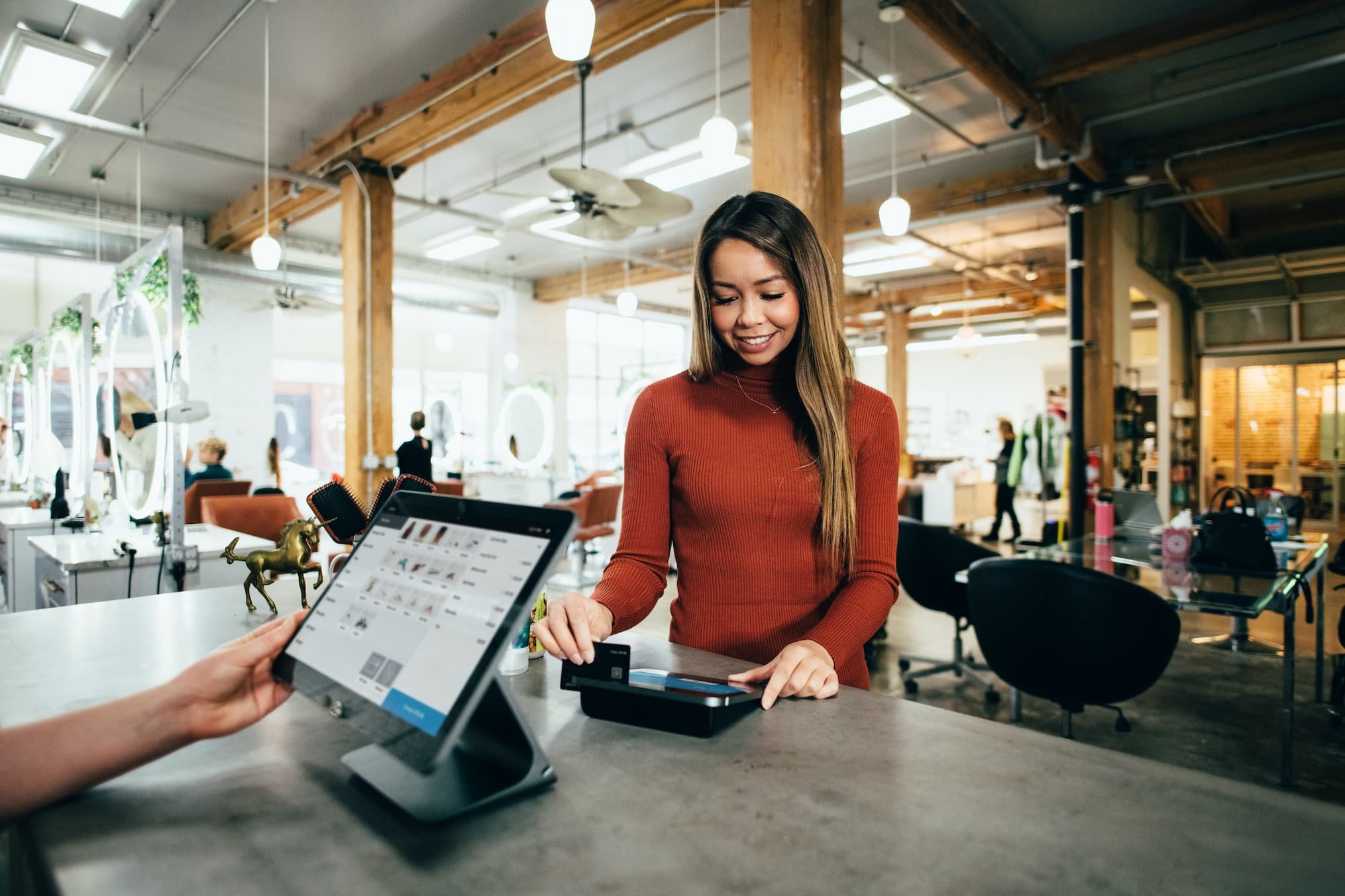jp-blog-advantage-of-pos-cashier3