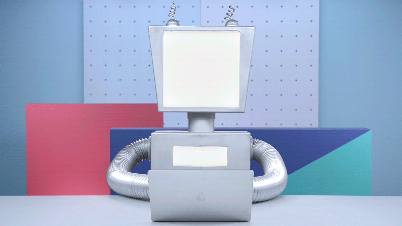 Megan built three robots with different head shapes and antennae. She embedded lightboxes into the chest and head to make the composited footage feel more natural.