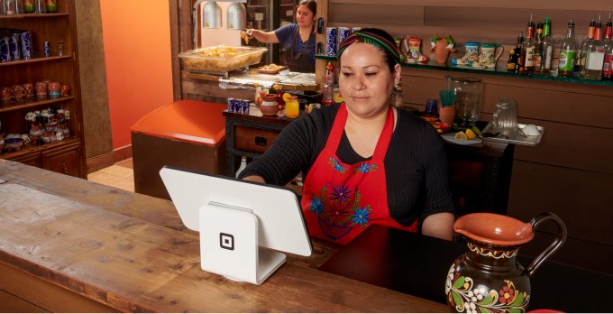 PD04410 - espanol ecosystem stand article