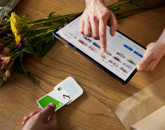 PD05207 - JP R12D Suica iPad