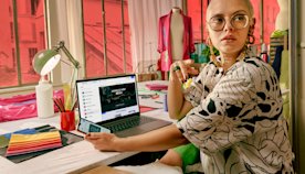 El comercio electrónico o e-commerce se refiere a comprar y vender por internet. Descubre la definición de e-commerce, cómo funciona, y cómo lanzarlo.