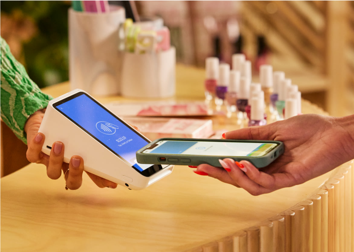 PD05724 - USEN Terminal iPhone Tap Nail Salon