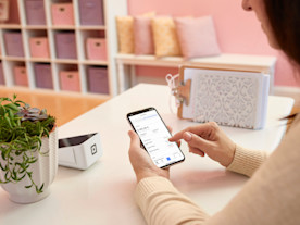 Créez, envoyez et suivez vos factures où que vous soyez avec l'application de facturation gratuite de Square, une solution simple en ligne.