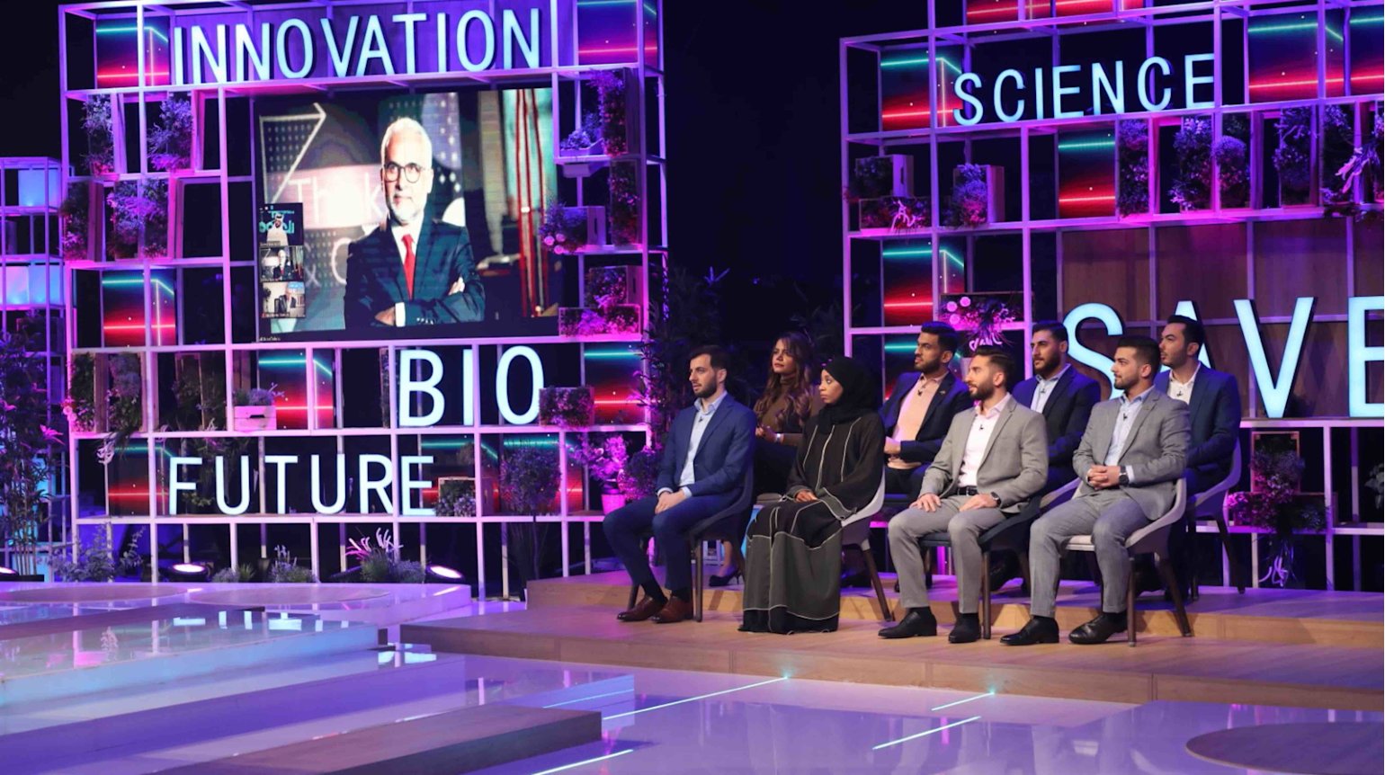 PC:Monkey Business Images - Students - teacher 3