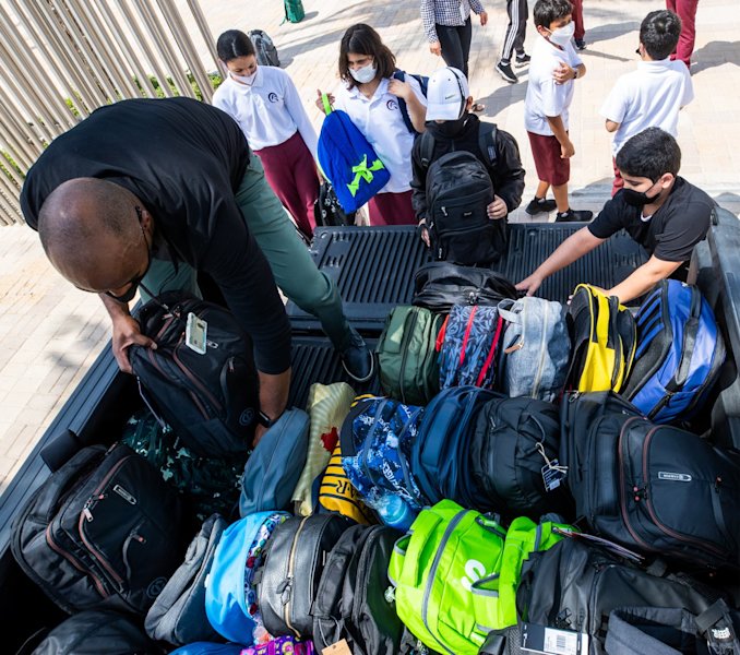 QF students share school supplies with Afghan refugees - QF - 05
