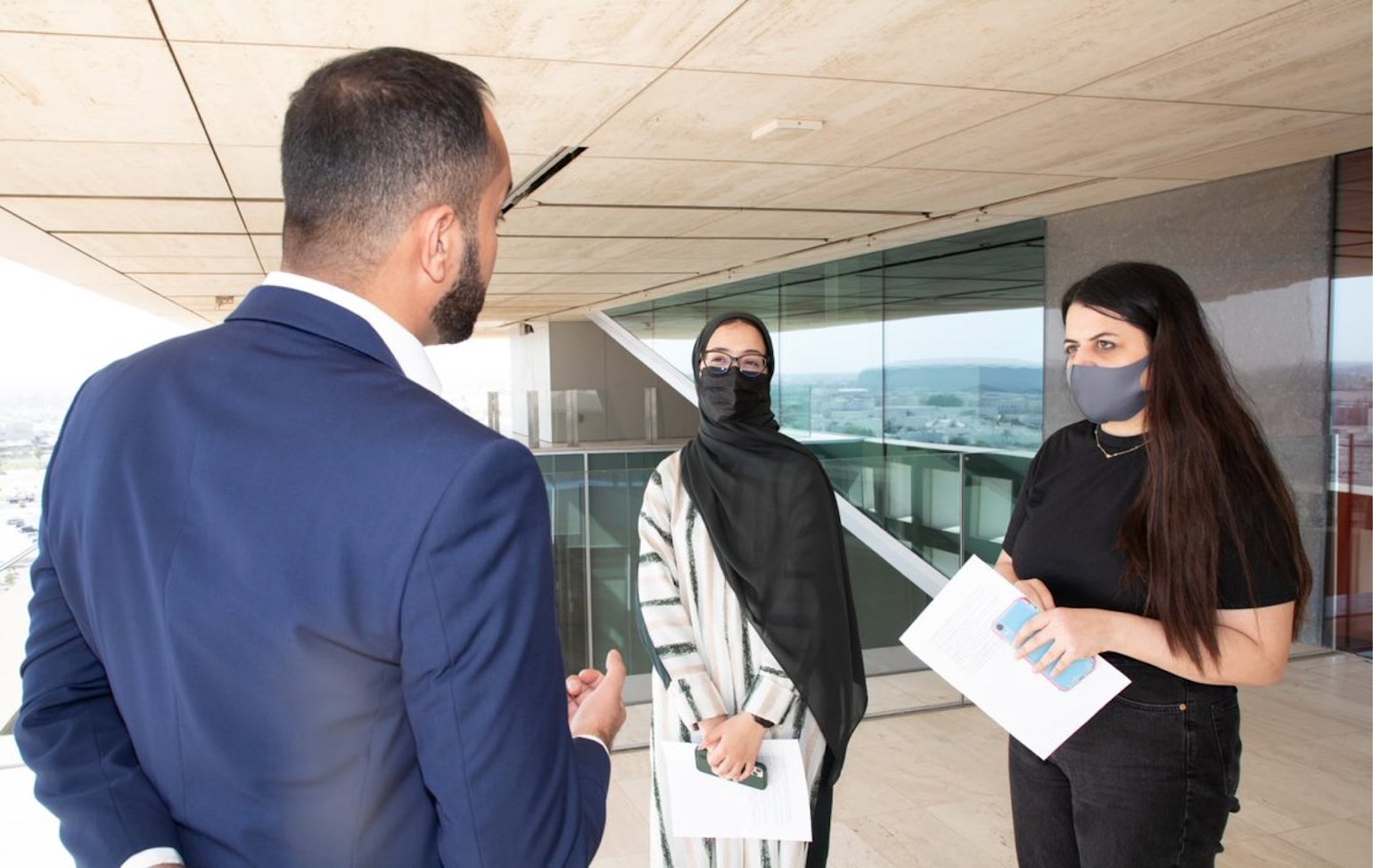 Volunteers welcome fans to Education city stadium as FIFA Arab Cup 2021™ unfolds - QF - 01