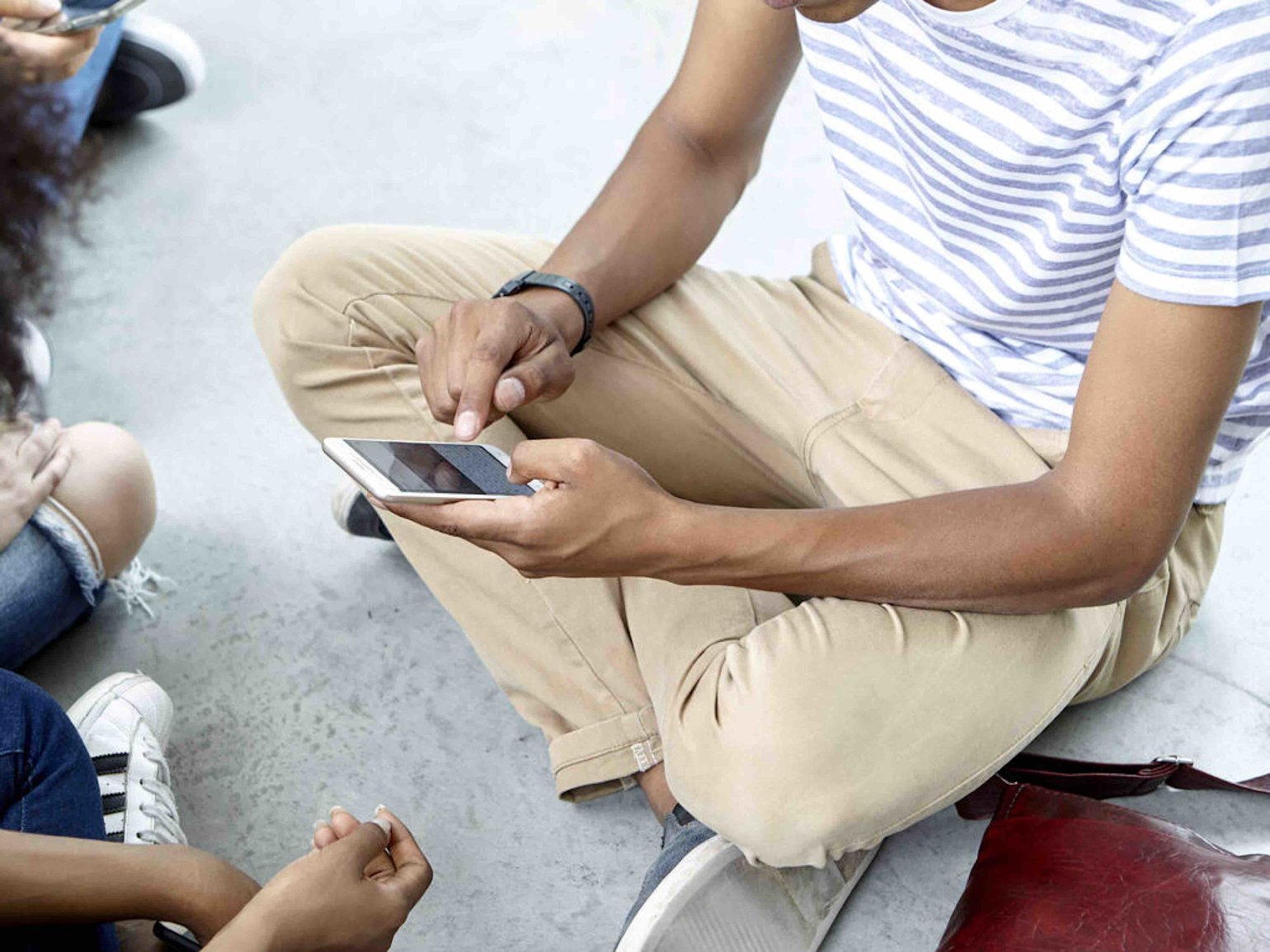 D. Greco : PhotoAlto - Mobile usage- 02