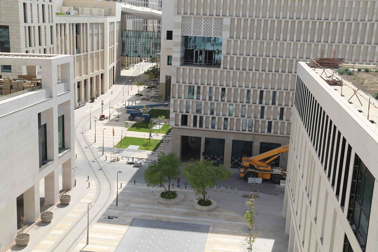 Five approaches to building smarter cities using innovation and sustainability - qf - 02