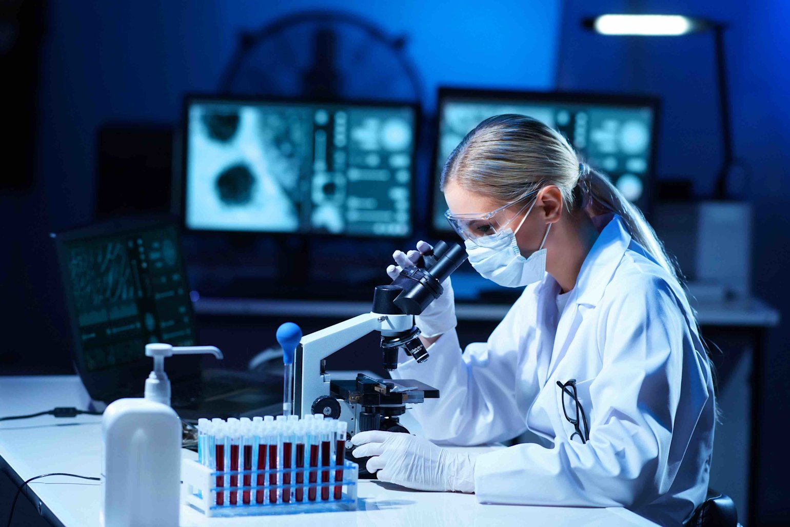 As the world battles a pandemic, let's give science the credit it deserves Cap 2 - pc-Maksim Shmeljov - qf - 03