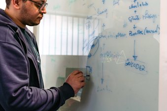 RES015 - Researcher on a computer