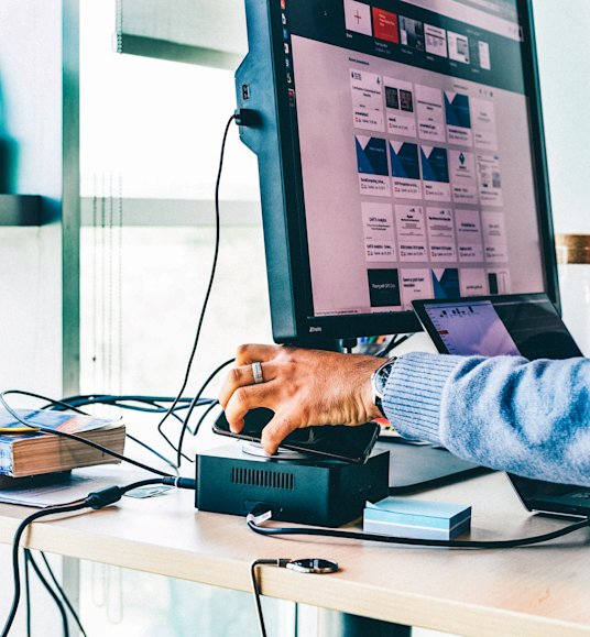 RES019-2-2 - The Unexpected Spheres of Social Computing