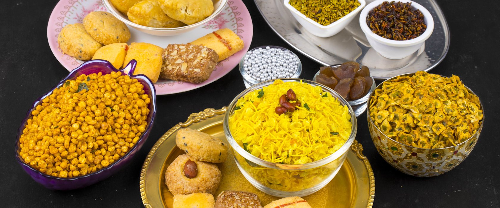 QF students distribute 2,000 iftar meals to contracted workers in Education City