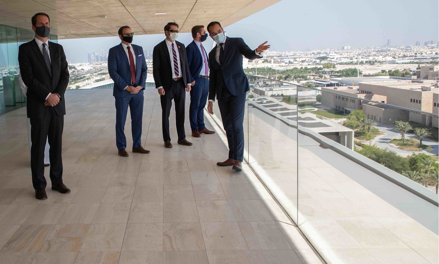 Caption 1 - US Congressmen QF Visit Image 4 - 01