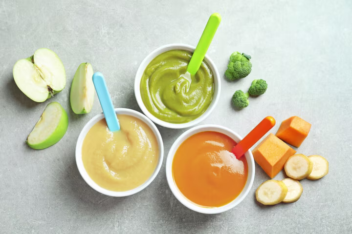 Gemüse und Obst fein püriert, so mögen es Babys am liebsten.