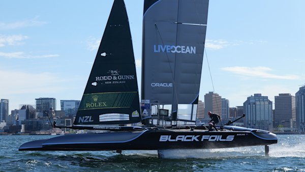 Black Foils can still win despite four-month absence - Burling