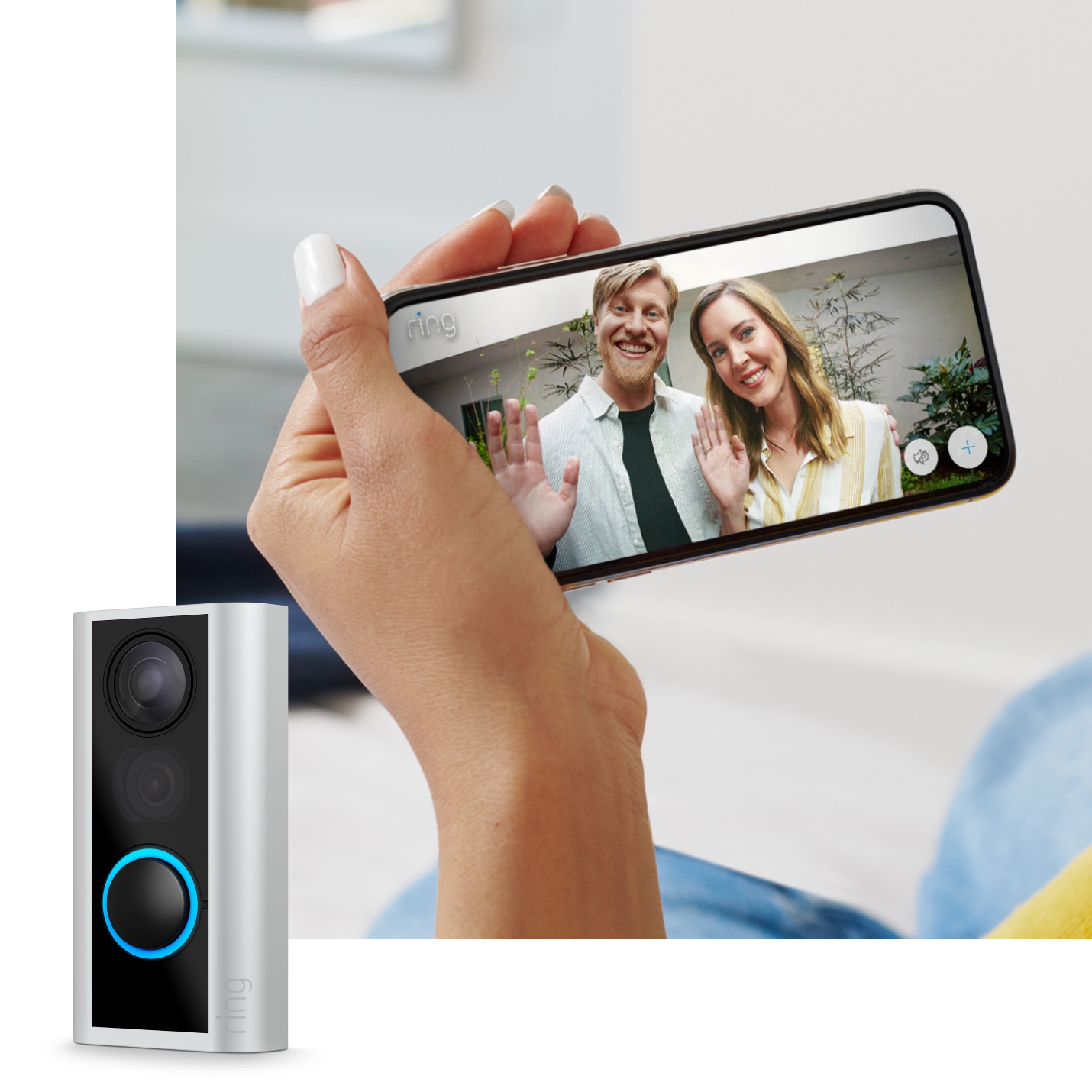 Il telefono mostra il video in diretta di 2 visitatori alla porta, ripreso da Ring Digital Peephole Camera.