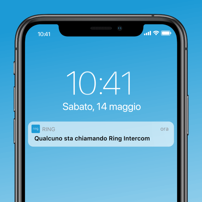 Telefono mostra avvisi in tempo reale per citofono, ingresso residenti e consegna pacchi Amazon all'entrata.