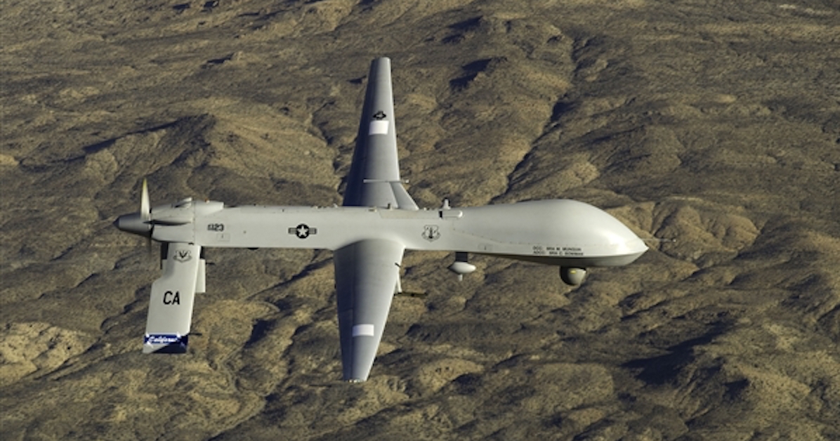 Drone do Pentágono sobrevoa área montanhosa: Projeto Maven ajudaria drones como este a reconhecer objetos e pessoas em fotografias