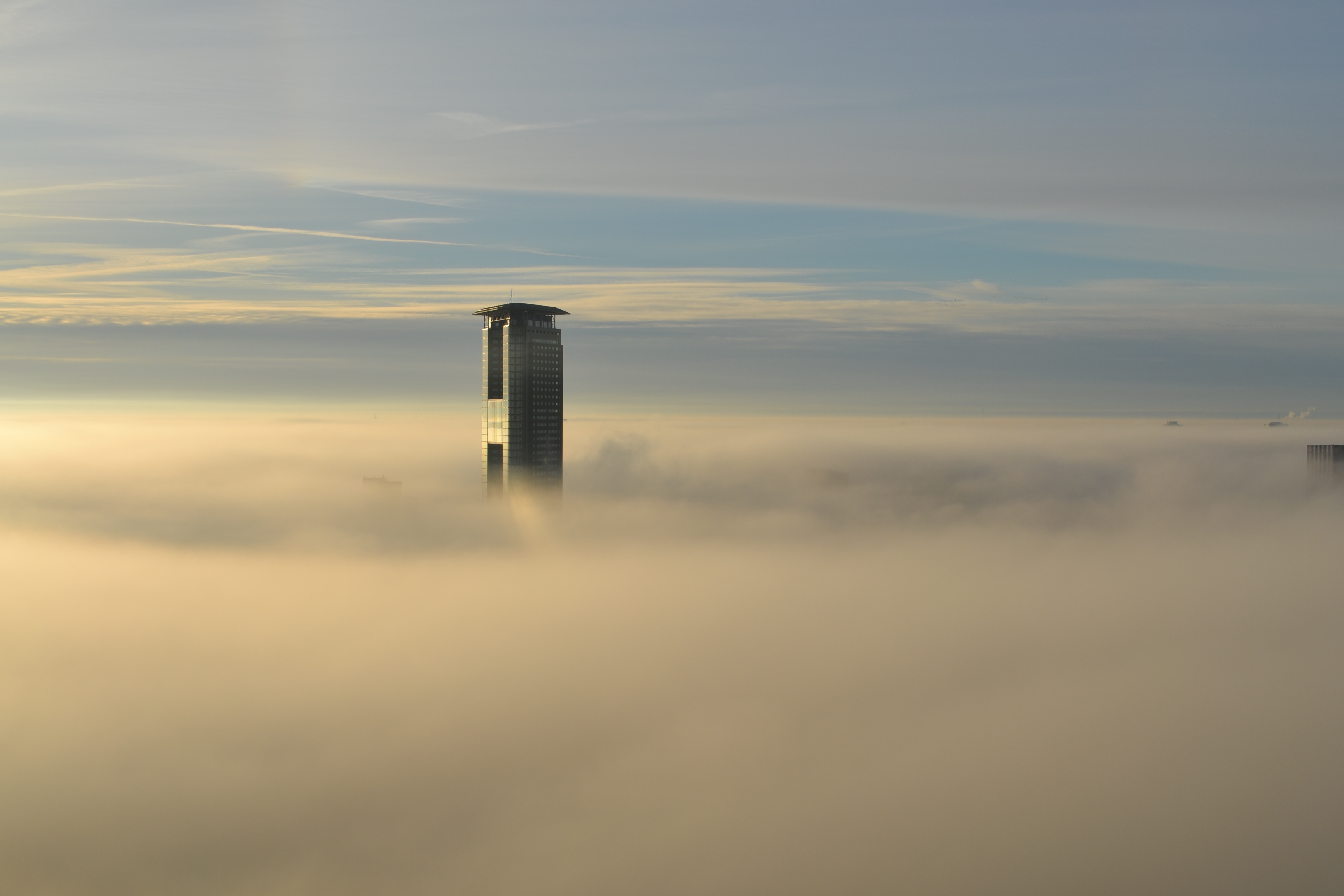 Himmel über einer Stadt