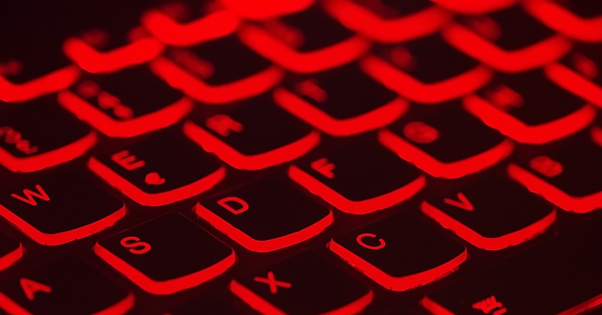 Teclado com backlight vermelha - segurança de dados