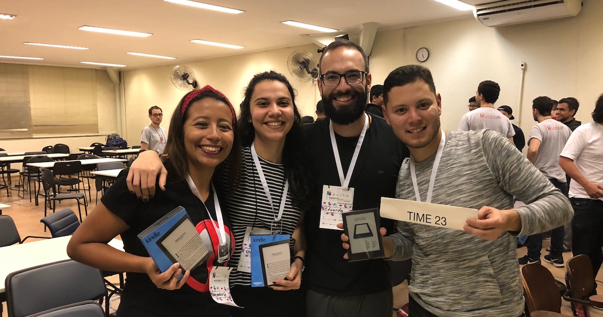 Grupo que ganhou HackathonUSP 2018 com modelo preditivo de data science
