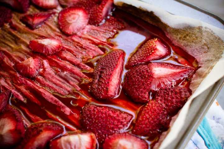 Sparkle Kitchen: Roasted Strawberry Sauce
