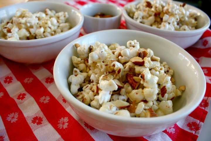 Sparkle Kitchen: Martin & Sylvia's Nutty Popcorn