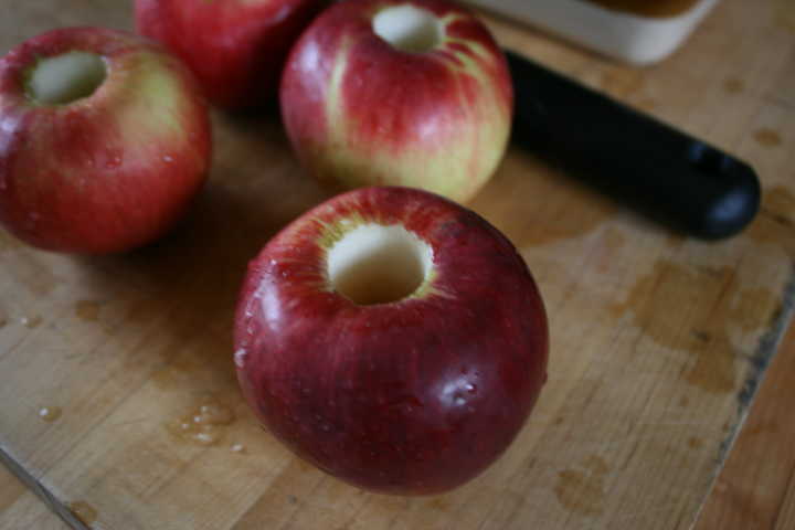 baked apples with cinnamon oat nut stuffing 2
